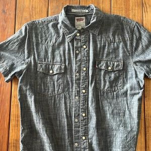 Levi’s short sleeve button down pearl snap